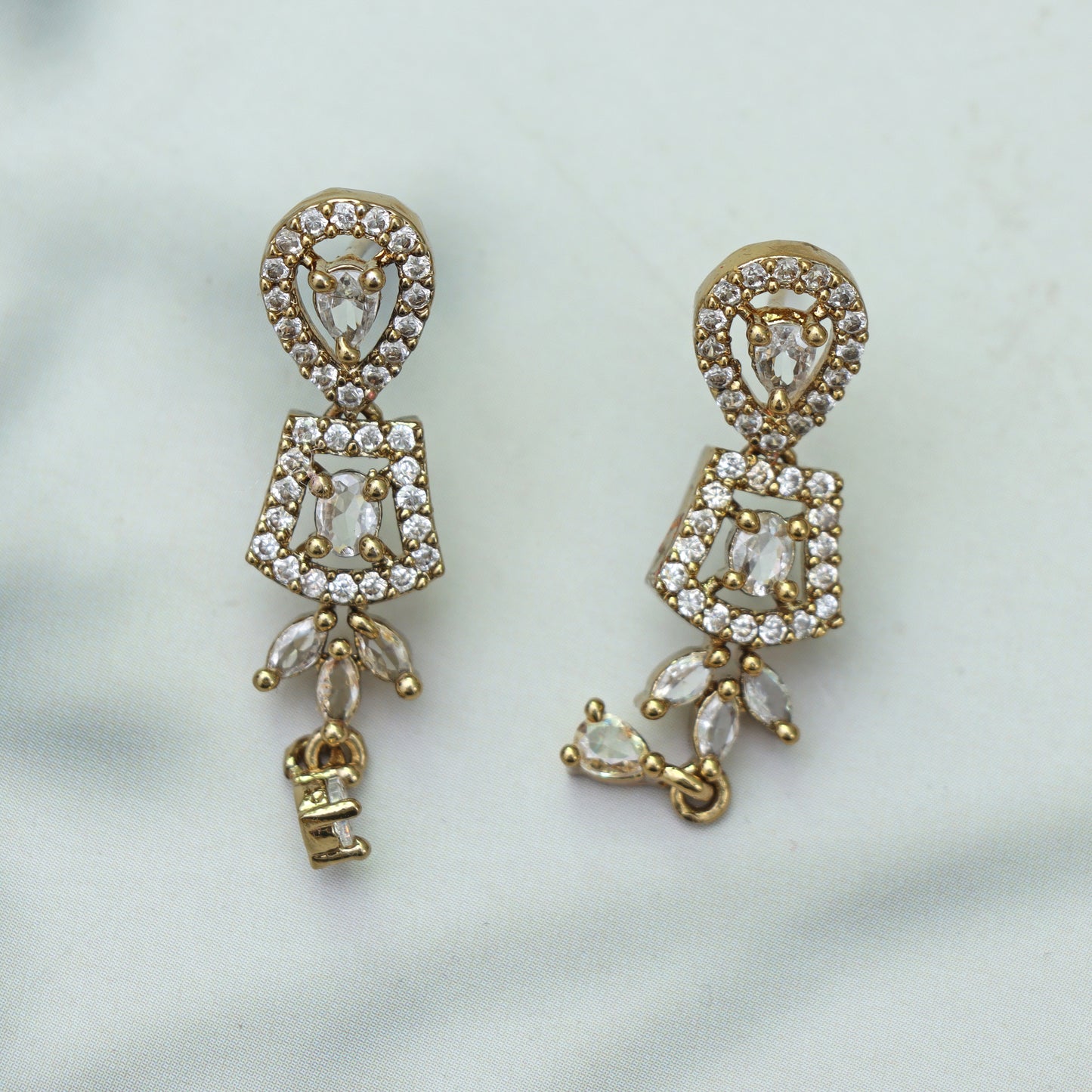 Dazzling Pearl and Crystal Set